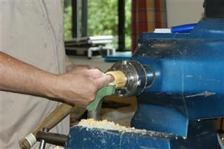 Measuring the 'First knuckle dept' for the box bottom